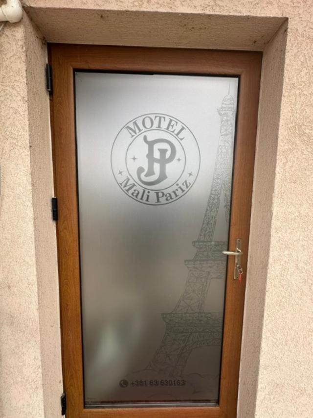 Jp Motel Mali Pariz Bor Exterior foto